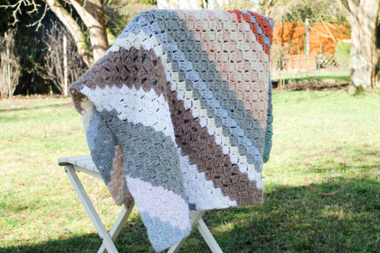Simple c2c crochet blanket from yarn scraps