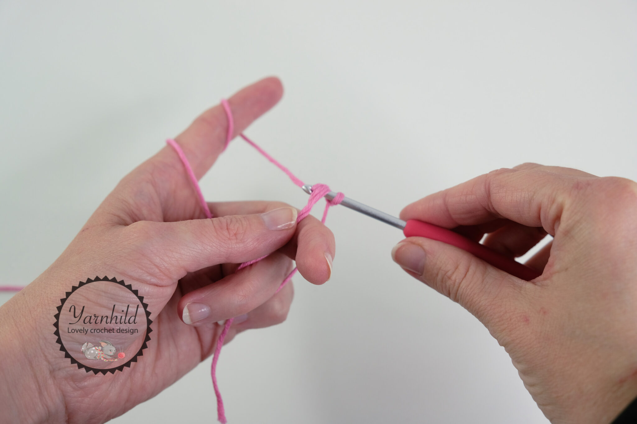 How to crochet a magic ring - My easy method! - Free tutorial.