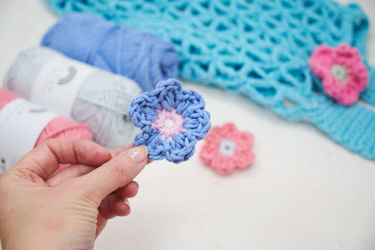 Simple crochet flower pattern