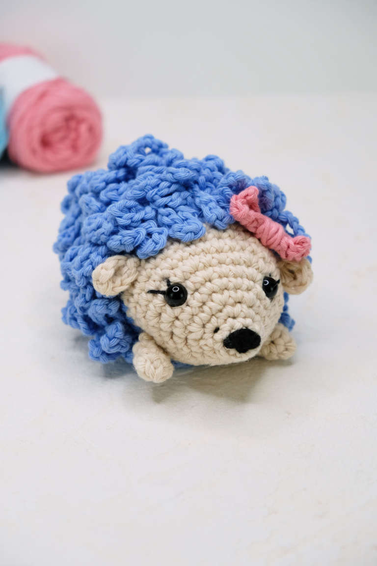 Crochet hedgehog pattern - A free crochet tutorial for a cute hedgehog