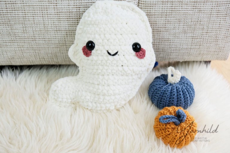Crochet ghost by Spin a yarn crochet