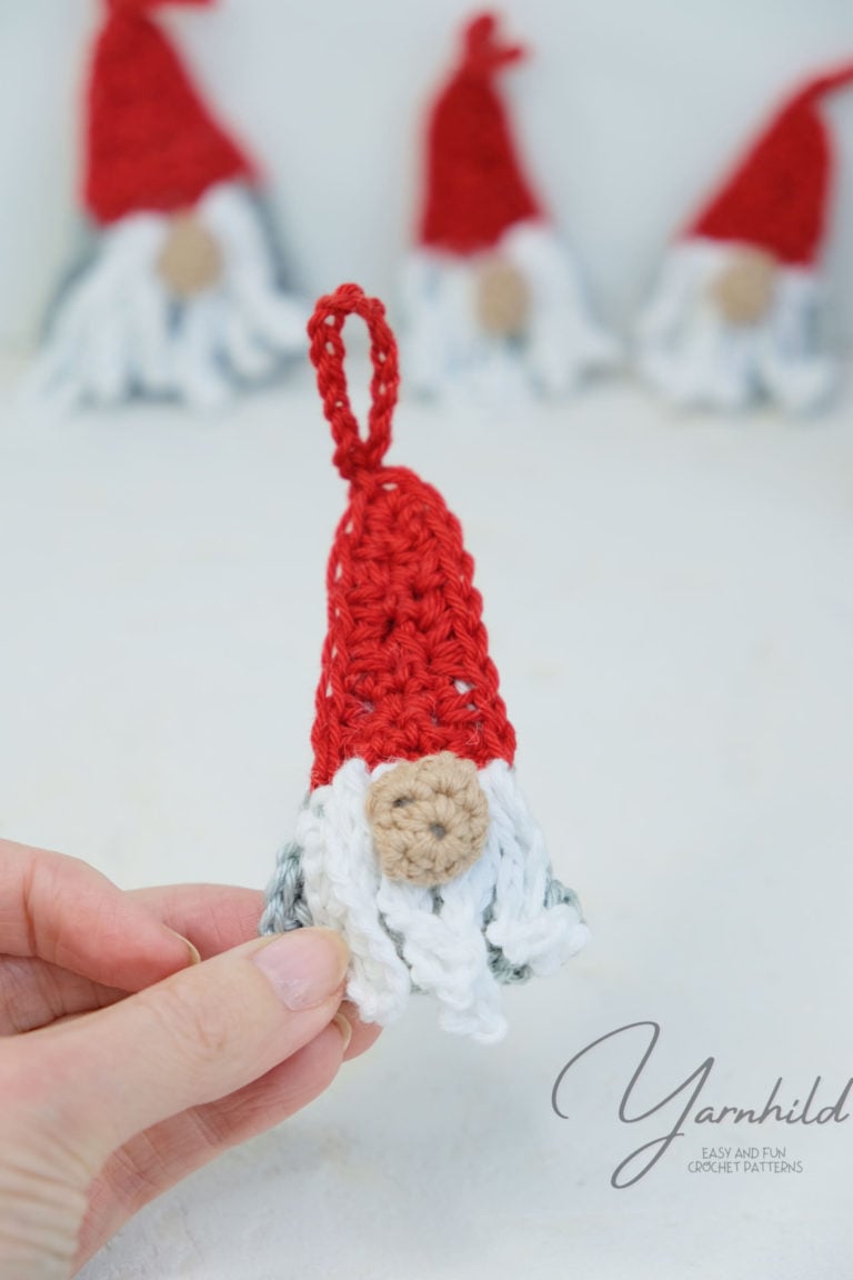 Crochet mini gnome - a free crochet pattern