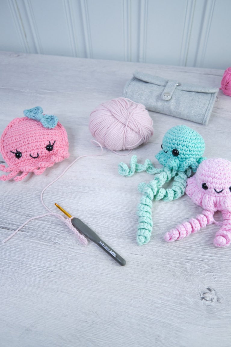 How to crochet for beginners- amigurumi edition