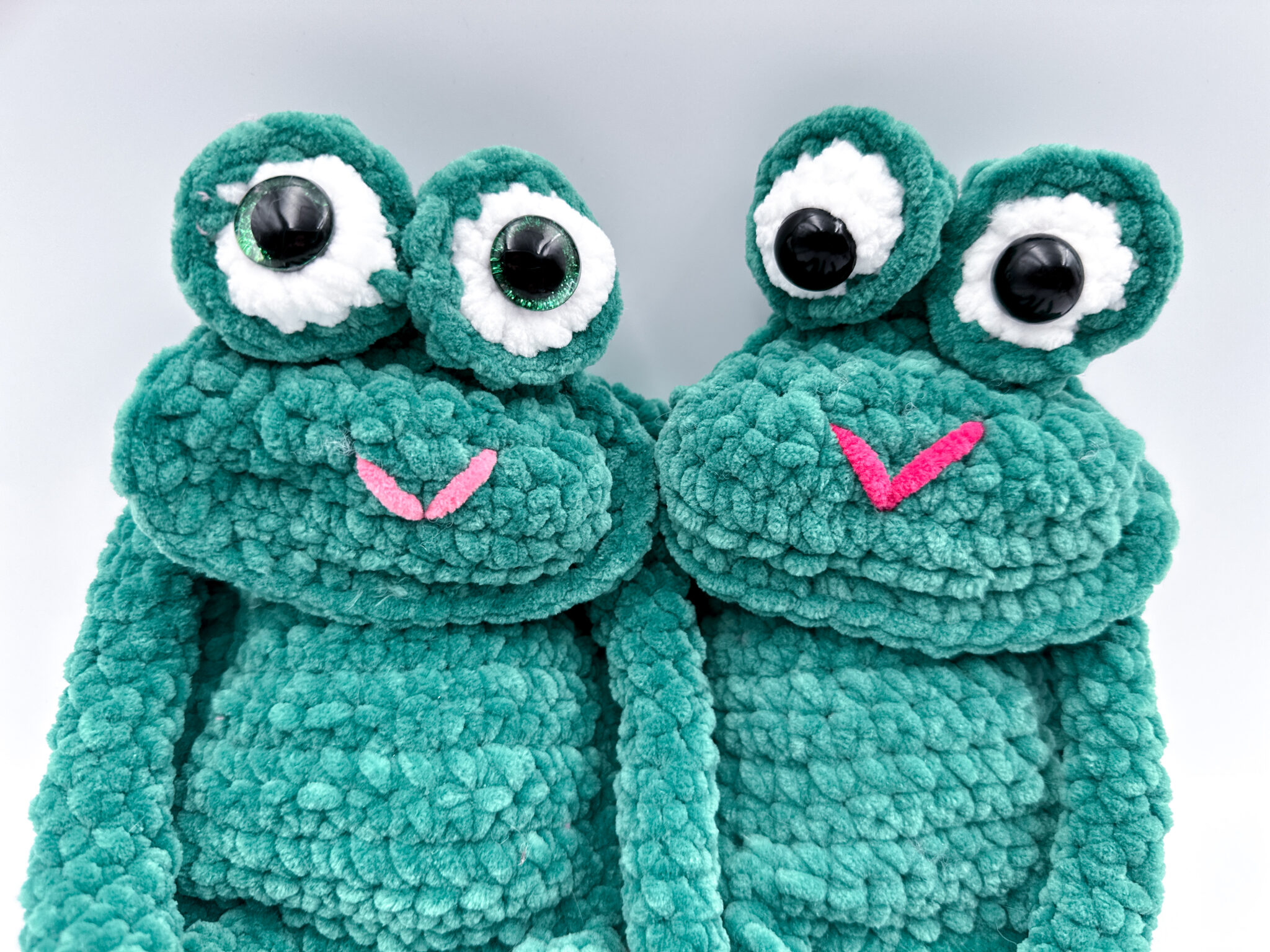 How to crochet a cute frog