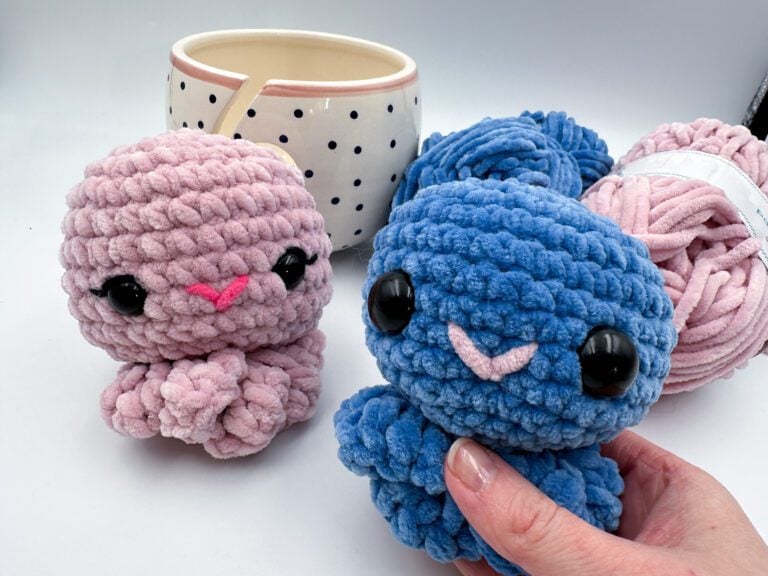 How to crochet an Octopus  - A free crochet pattern.