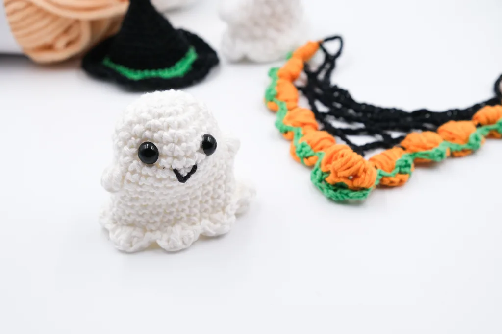 crochet mini ghost