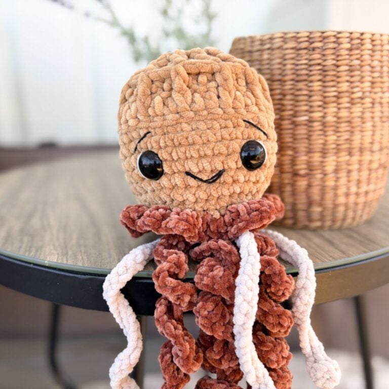 Crochet Waffle Stitch Jellyfish. Cute  Amigurumi Pattern